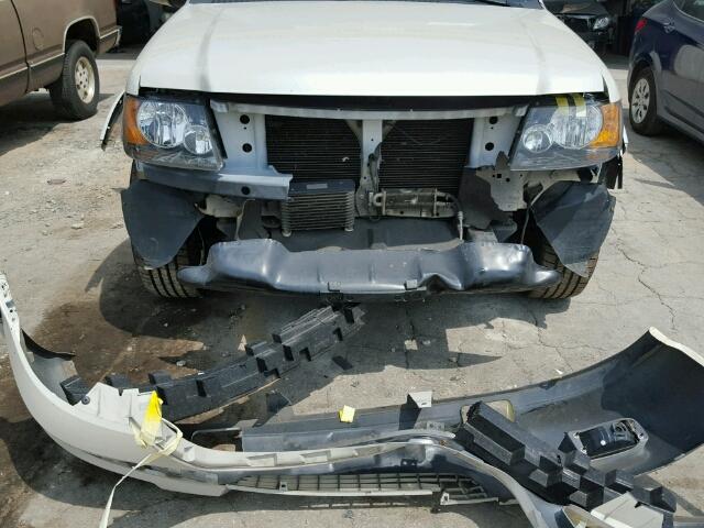 1FMFU19566LA76683 - 2006 FORD EXPEDITION WHITE photo 9