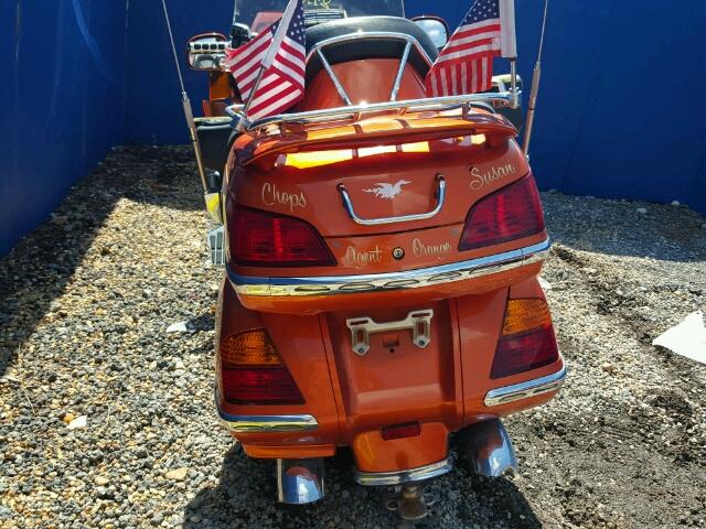 1HFSC47082A100279 - 2002 HONDA GL1800 ORANGE photo 10