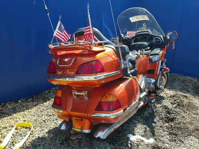 1HFSC47082A100279 - 2002 HONDA GL1800 ORANGE photo 4