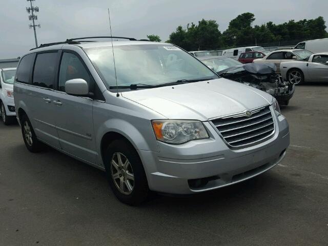 2A8HR54P48R821299 - 2008 CHRYSLER TOWN & COU SILVER photo 1