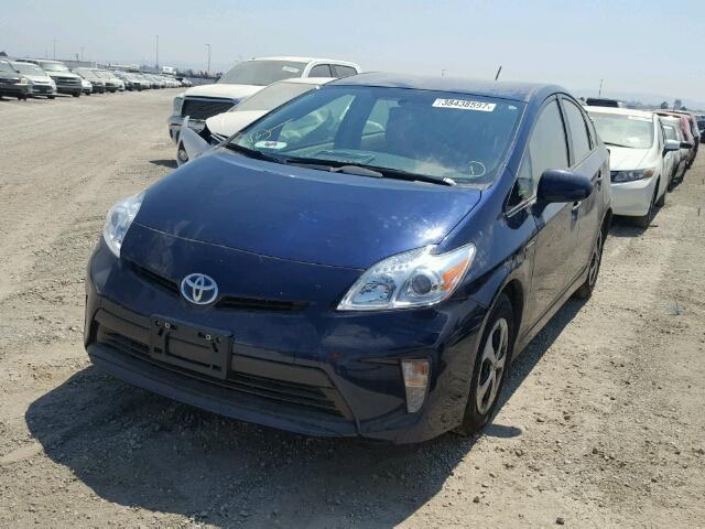 JTDKN3DU0F0413151 - 2015 TOYOTA PRIUS BLUE photo 2