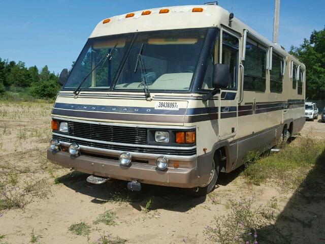 1GBKP37W7K3331731 - 1990 WINNEBAGO P30 TAN photo 2