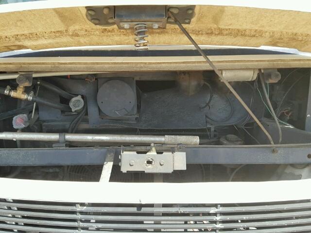 1GBKP37W7K3331731 - 1990 WINNEBAGO P30 TAN photo 7