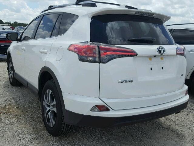 JTMZFREV6JJ725970 - 2018 TOYOTA RAV4 LE WHITE photo 3