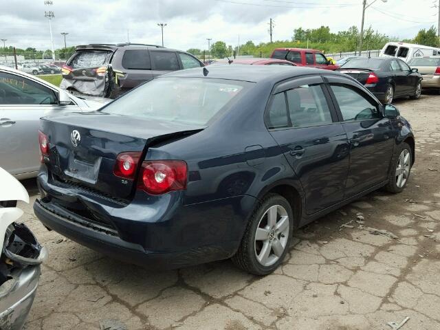 3VWJZ71K88M058821 - 2008 VOLKSWAGEN JETTA BLUE photo 4