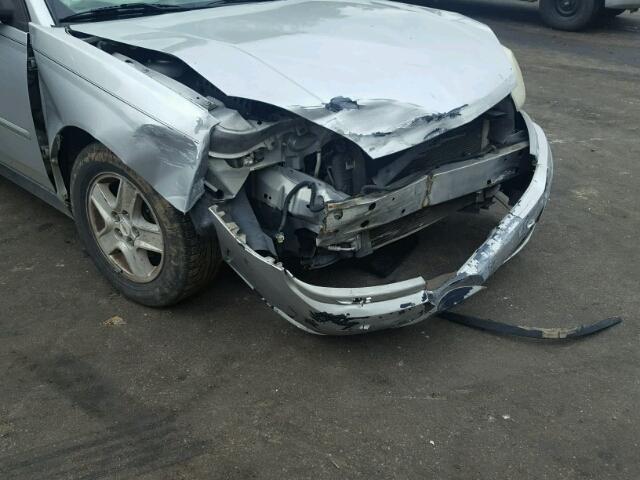 1G1ZT54814F110143 - 2004 CHEVROLET MALIBU LS 银色 照片 9