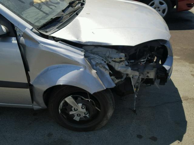 KNADE123586321795 - 2008 KIA RIO BASE SILVER photo 9