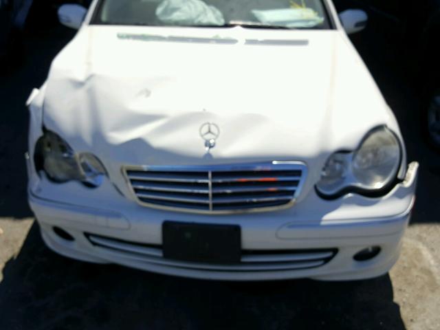 WDBRF56H17F877635 - 2007 MERCEDES-BENZ C 350 WHITE photo 7