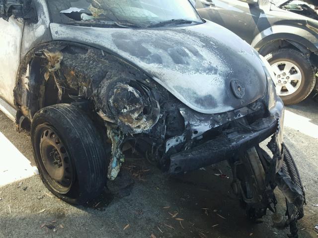 3VWBK21CX4M401384 - 2004 VOLKSWAGEN NEW BEETLE ლურჯი ფოტო 9