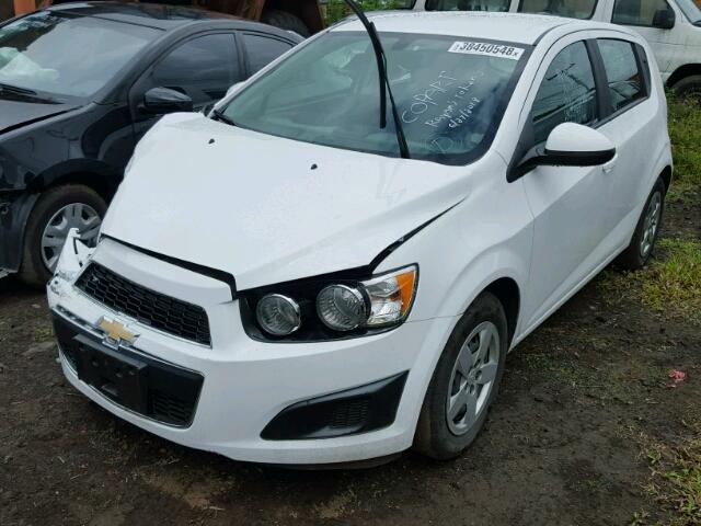 1G1JB6SH7G4175054 - 2016 CHEVROLET SONIC LS WHITE photo 2