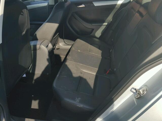 3VWDX7AJ6DM352660 - 2013 VOLKSWAGEN JETTA SE 银色 照片 6