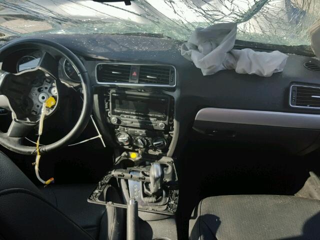 3VWDX7AJ6DM352660 - 2013 VOLKSWAGEN JETTA SE 银色 照片 9