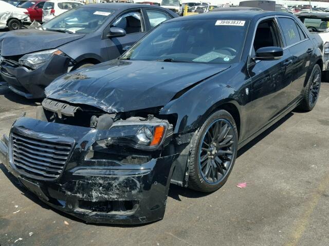 2C3CCADTXCH315505 - 2012 CHRYSLER 300 V8 BLACK photo 2