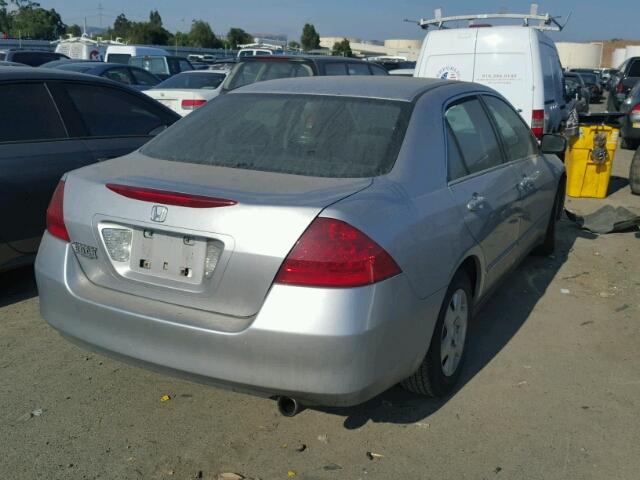 JHMCM564X7C025486 - 2007 HONDA ACCORD LX SILVER photo 4