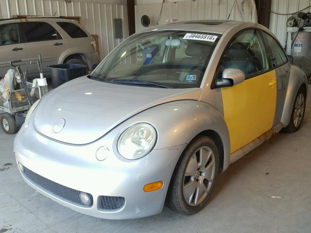 3VWFE31C14M403457 - 2004 VOLKSWAGEN NEW BEETLE 银色 照片 2