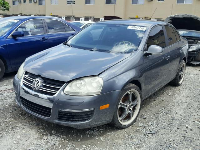 3VWJM71K68M074692 - 2008 VOLKSWAGEN JETTA S GRAY photo 2