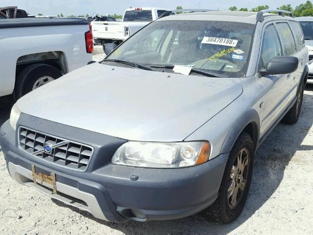 YV4SZ592561242038 - 2006 VOLVO XC70 SILVER photo 2