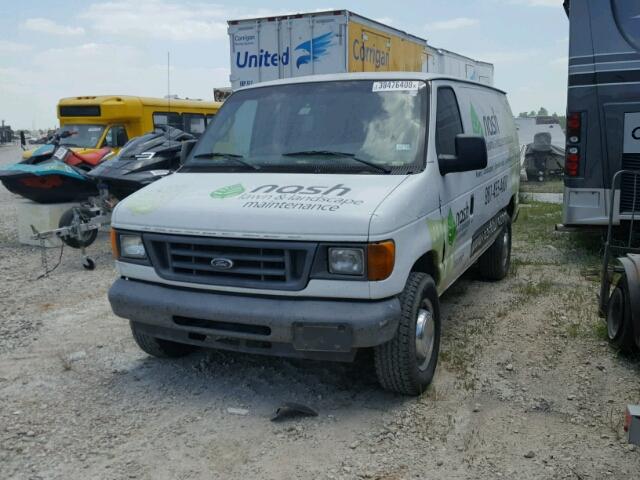 1FTSE34L65HB34505 - 2005 FORD ECONOLINE WHITE photo 2