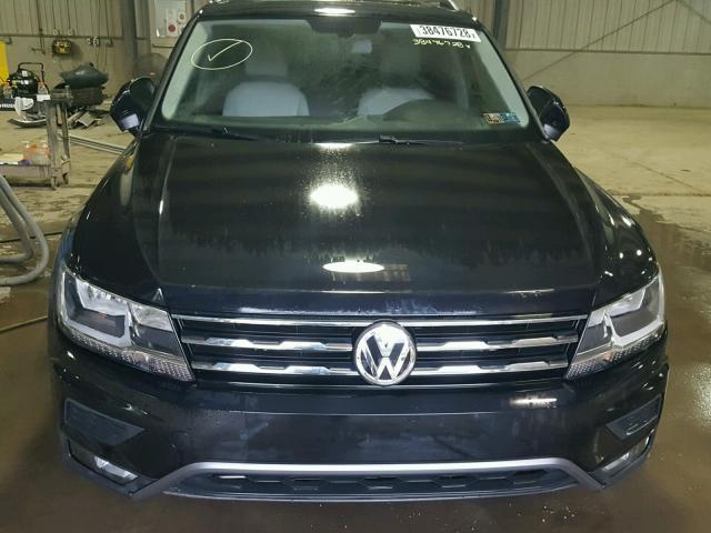 3VV2B7AX4JM031324 - 2018 VOLKSWAGEN TIGUAN SE Чорний фото 9