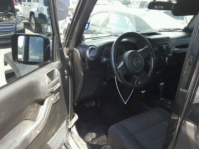 1C4HJWDG0CL203421 - 2012 JEEP WRANGLER U BLACK photo 9