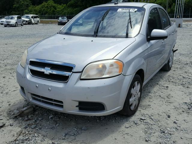 KL1TD5DE8AB134594 - 2010 CHEVROLET AVEO LS SILVER photo 2