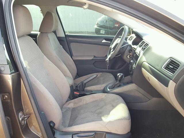 3VW2K7AJ2EM294862 - 2014 VOLKSWAGEN JETTA BASE 棕色 照片 5