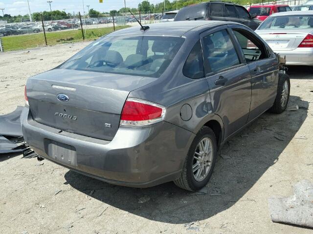 1FAHP35N79W212320 - 2009 FORD FOCUS GRAY photo 4