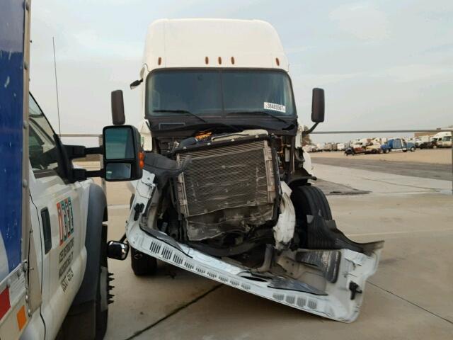 3AKJGLDR1HDHY6688 - 2017 FREIGHTLINER CASCADIA 1 WHITE photo 1