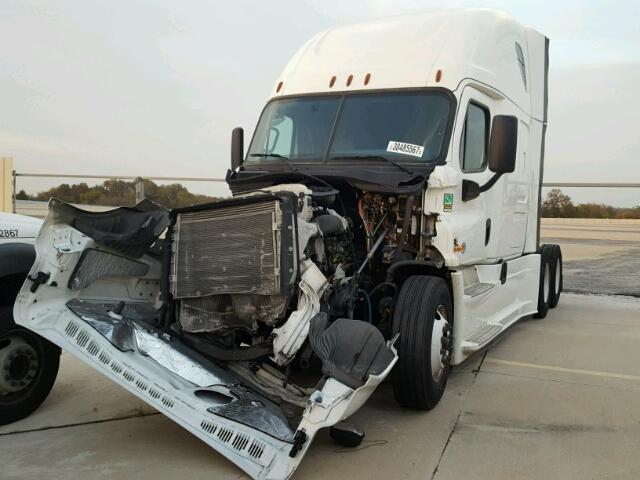 3AKJGLDR1HDHY6688 - 2017 FREIGHTLINER CASCADIA 1 WHITE photo 2