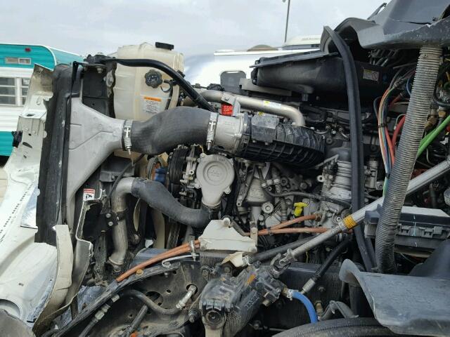 3AKJGLDR1HDHY6688 - 2017 FREIGHTLINER CASCADIA 1 WHITE photo 7