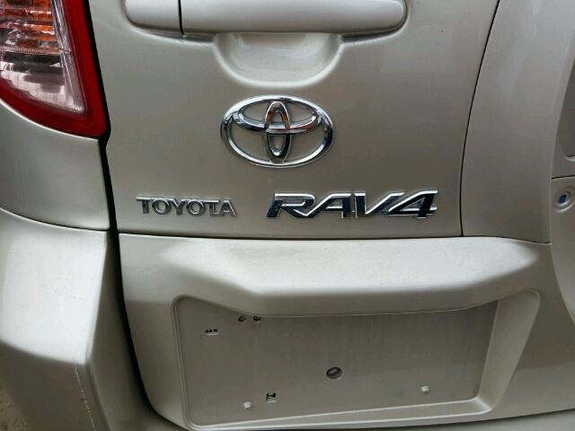 JTMBD33V666005375 - 2006 TOYOTA RAV4 GOLD photo 9