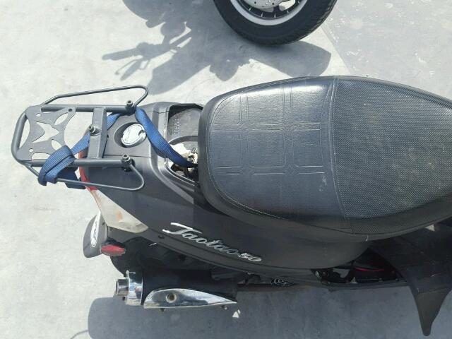 L9NTEACB3G1052732 - 2016 TAOT SCOOTER BLACK photo 6