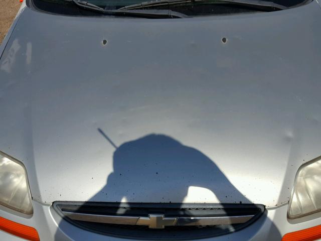 KL1TD56606B544061 - 2006 CHEVROLET AVEO BASE Արծաթագույն լուսանկար 9