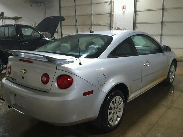 1G1AS18H997255452 - 2009 CHEVROLET COBALT LS SILVER photo 4