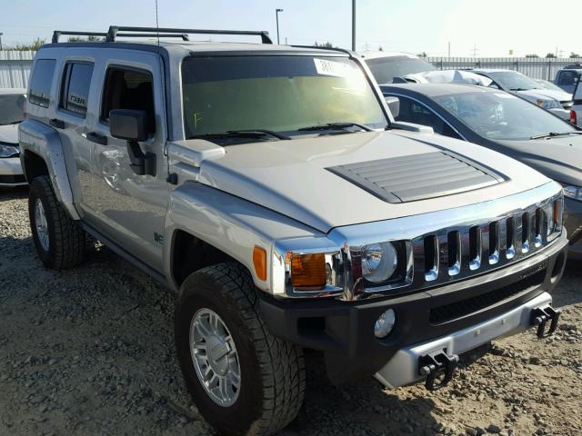 5GTEN13E298134679 - 2009 HUMMER H3 SILVER photo 1