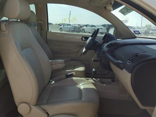 3VWPW31C89M500602 - 2009 VOLKSWAGEN NEW BEETLE 奶油色 照片 5