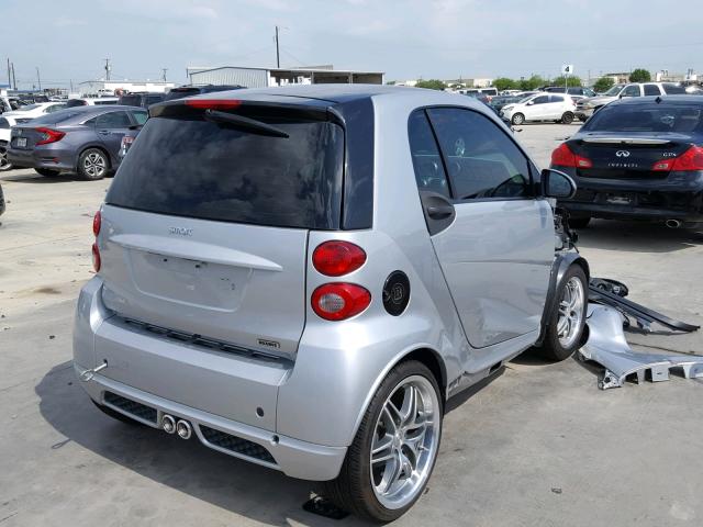 WMEEJ31X29K266249 - 2009 SMART FORTWO PUR SILVER photo 4