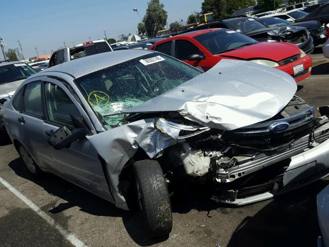 1FAHP34N38W243922 - 2008 FORD FOCUS S/SE SILVER photo 1