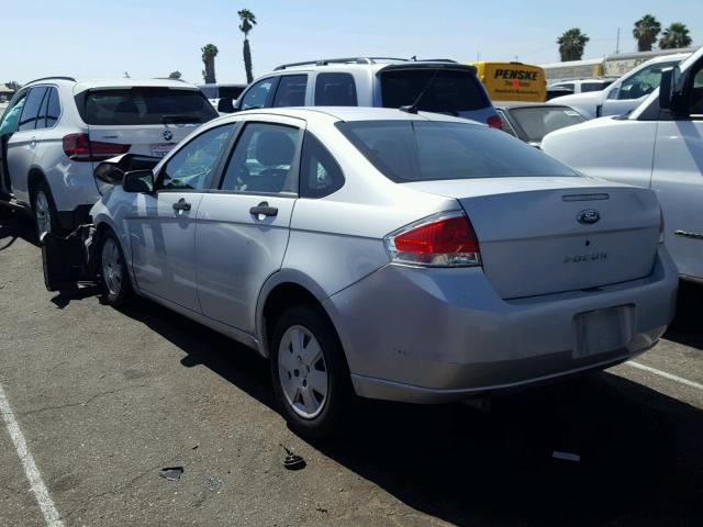 1FAHP34N38W243922 - 2008 FORD FOCUS S/SE SILVER photo 3