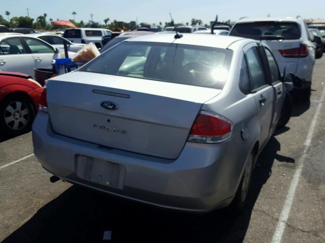 1FAHP34N38W243922 - 2008 FORD FOCUS S/SE SILVER photo 4