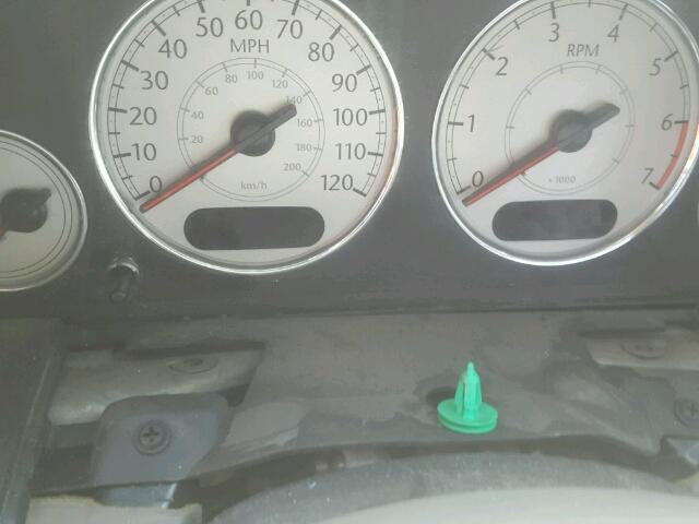 2A8GP54L17R316611 - 2007 CHRYSLER TOWN & COU WHITE photo 8