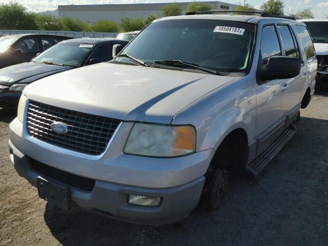 1FMEU15L33LA01404 - 2003 FORD EXPEDITION SILVER photo 2