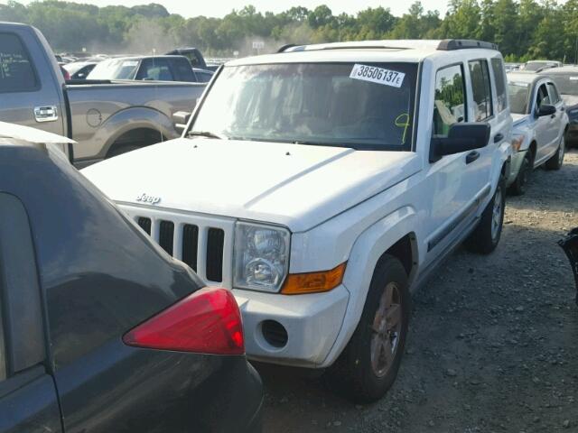 1J8HG48K66C239046 - 2006 JEEP COMMANDER WHITE photo 2