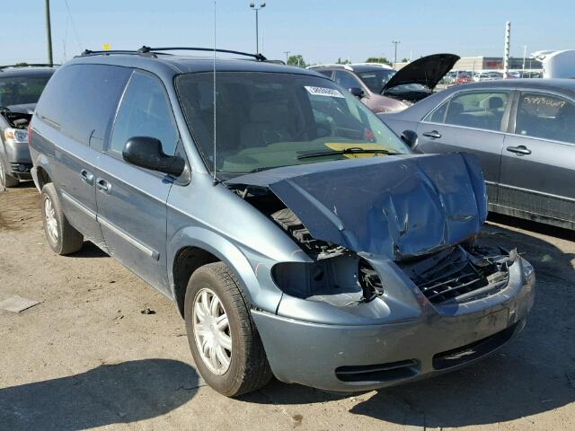 2C4GP54L95R260177 - 2005 CHRYSLER TOWN & COU GREEN photo 1