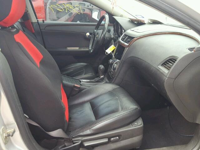 1G1ZE5E06AF188707 - 2010 CHEVROLET MALIBU LTZ 银色 照片 5