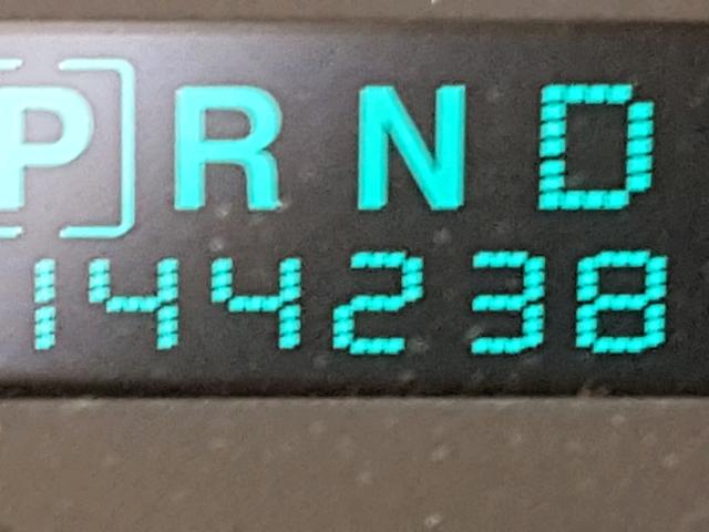 1J8HH48N16C367749 - 2006 JEEP COMMANDER GRAY photo 8