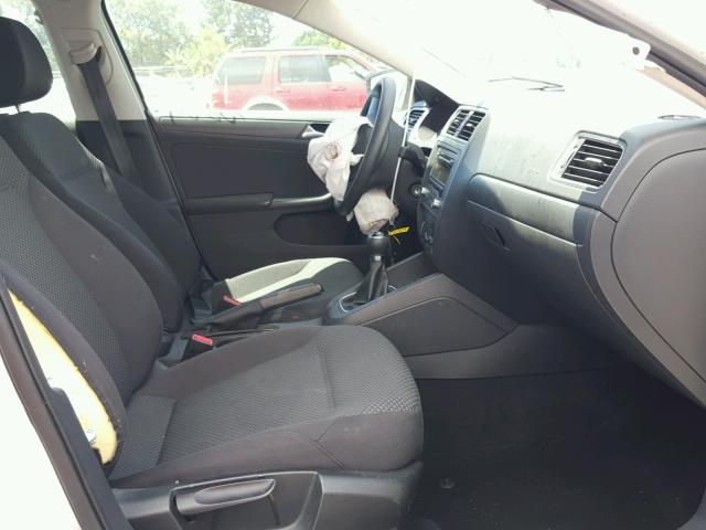 3VW1K7AJ9BM305458 - 2011 VOLKSWAGEN JETTA BASE 白色 照片 5