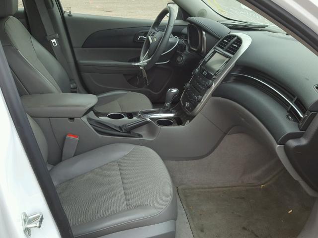 1G11C5SL4FF201110 - 2015 CHEVROLET MALIBU 1LT თეთრი ფოტო 5