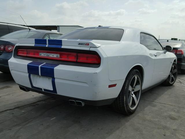 2B3CJ7DJ7BH501716 - 2011 DODGE CHALLENGER WHITE photo 4