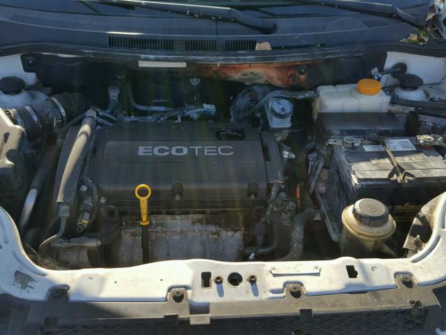 KL1TD56E69B626355 - 2009 CHEVROLET AVEO LS WHITE photo 7